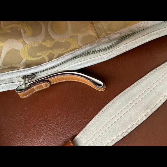 Authentic Coach Optic Purse and wristlet Too cute! Need gone! 😍 - Picture 15 of 15